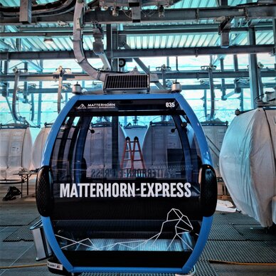 Omega 4 Kabine Matterhorn-Express in der Garage Furi | © Zermatt Bergbahnen AG